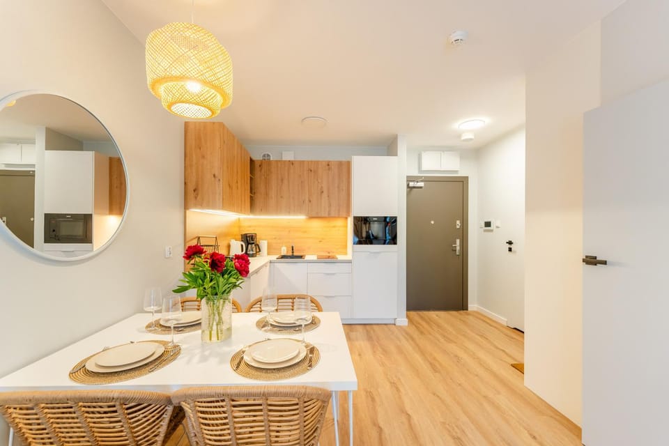 Coffee/tea facilities, Kitchen or kitchenette, Dining area