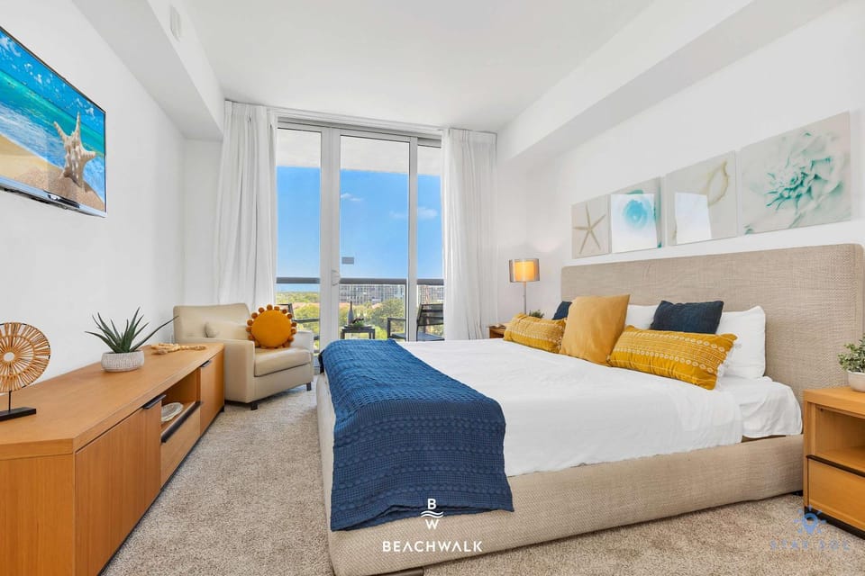Resort-Style 2BR Intracoastal View Apartment in Hallandale Beach