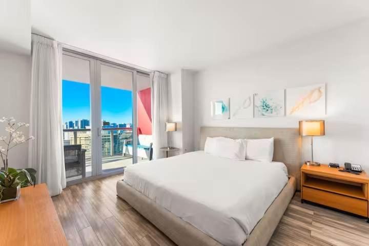 Upper Intracoastal 2BR Resort Suite Pool Access Apartment in Hallandale Beach