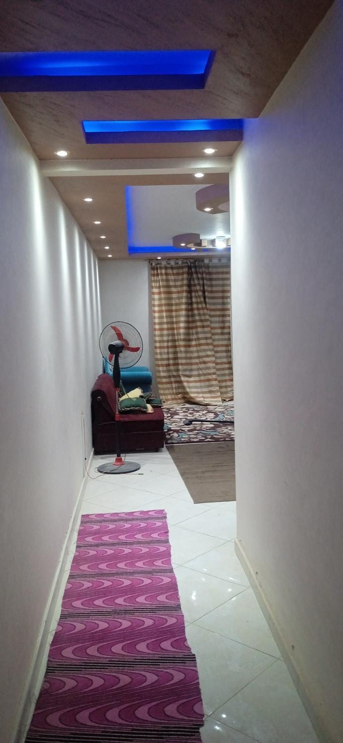 Bed, Living room, Photo of the whole room, Seating area, Bedroom