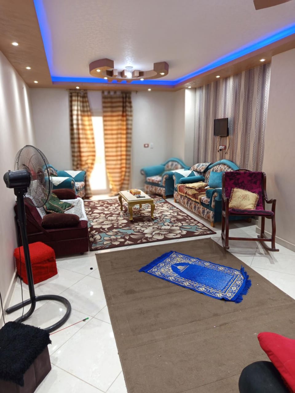 Living room, Seating area