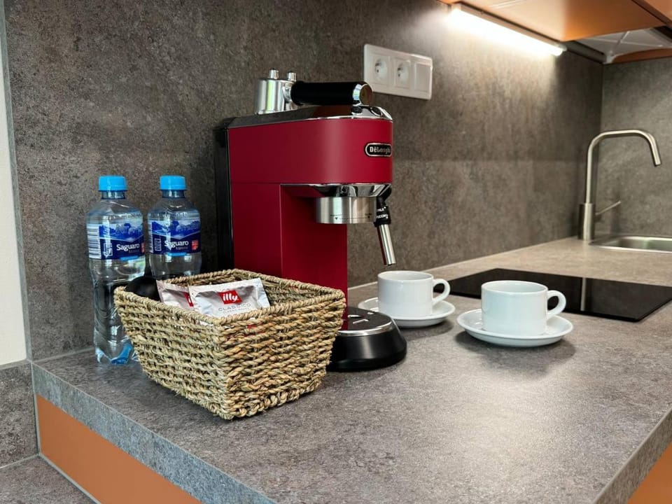 Coffee/tea facilities, Kitchen or kitchenette