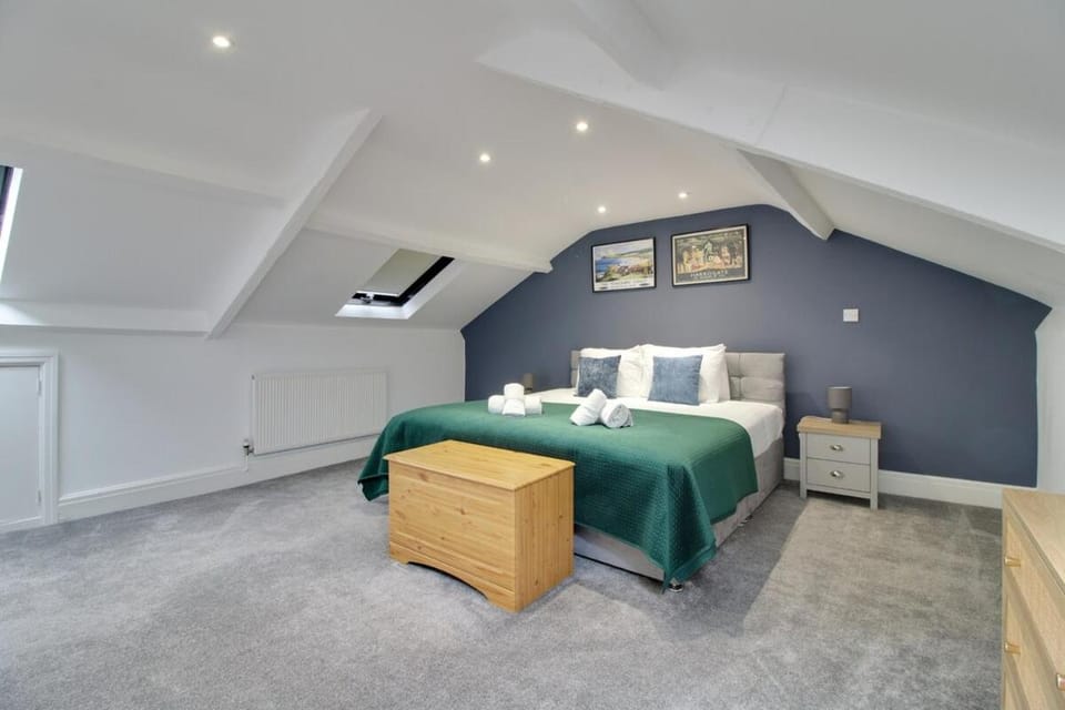 Cosy 2BR Penthouse, Sofa Bed, Parking, Flat 2 long stays Apartment in Harrogate
