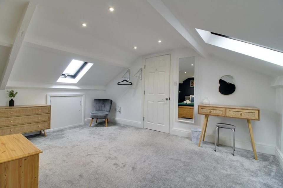 Cosy 2BR Penthouse, Sofa Bed, Parking, Flat 2 long stays Apartment in Harrogate