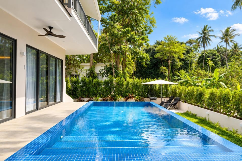 Golden Palm Villa by Marina Infinity Pool 4BR Villa in Ban Tai