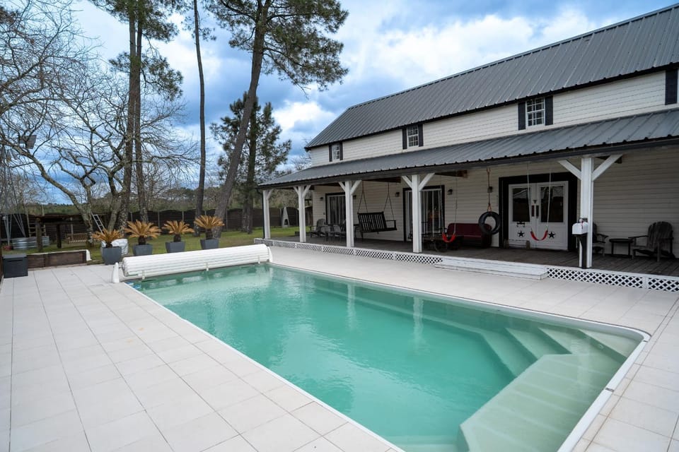 14pers - Piscine & Jacuzzi - 40min des plages Villa in Nouvelle-Aquitaine