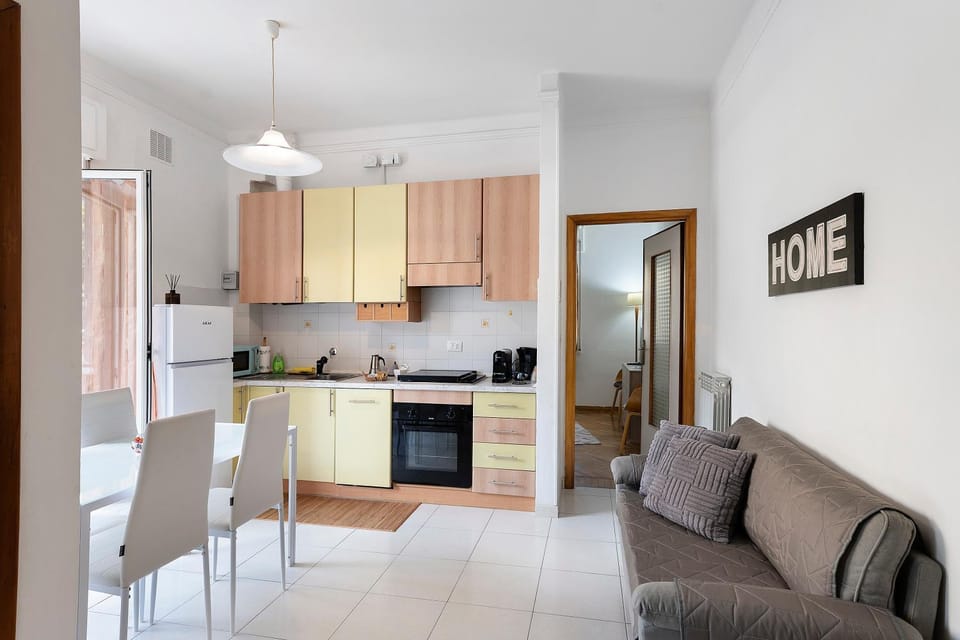Property building, Kitchen or kitchenette, Living room