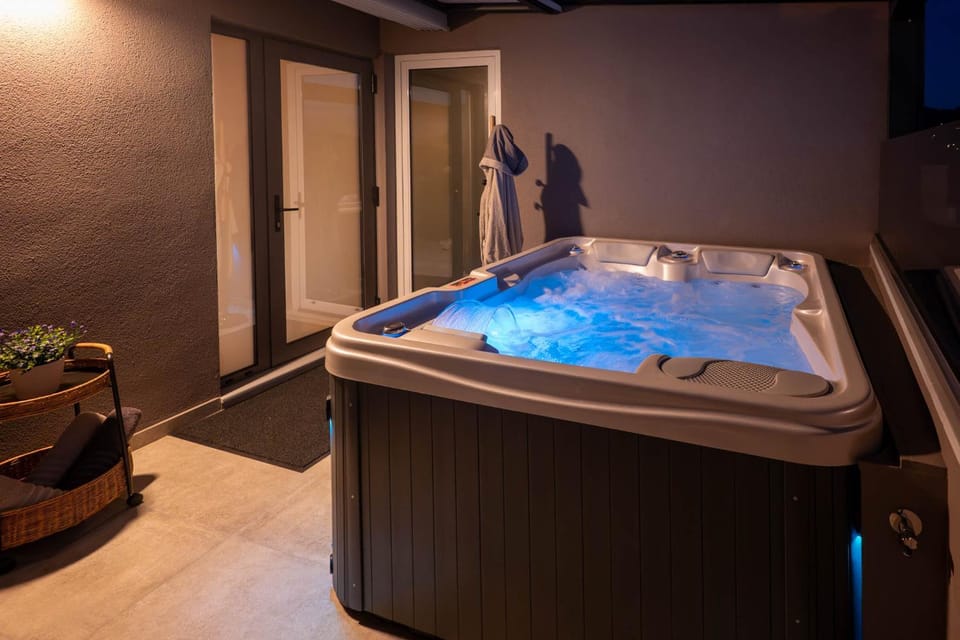 Alykes Urban Luxe Apartment in Lefkada
