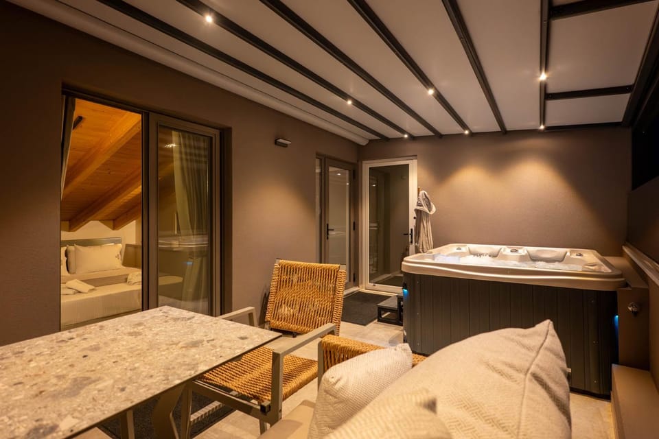 Alykes Urban Luxe Apartment in Lefkada