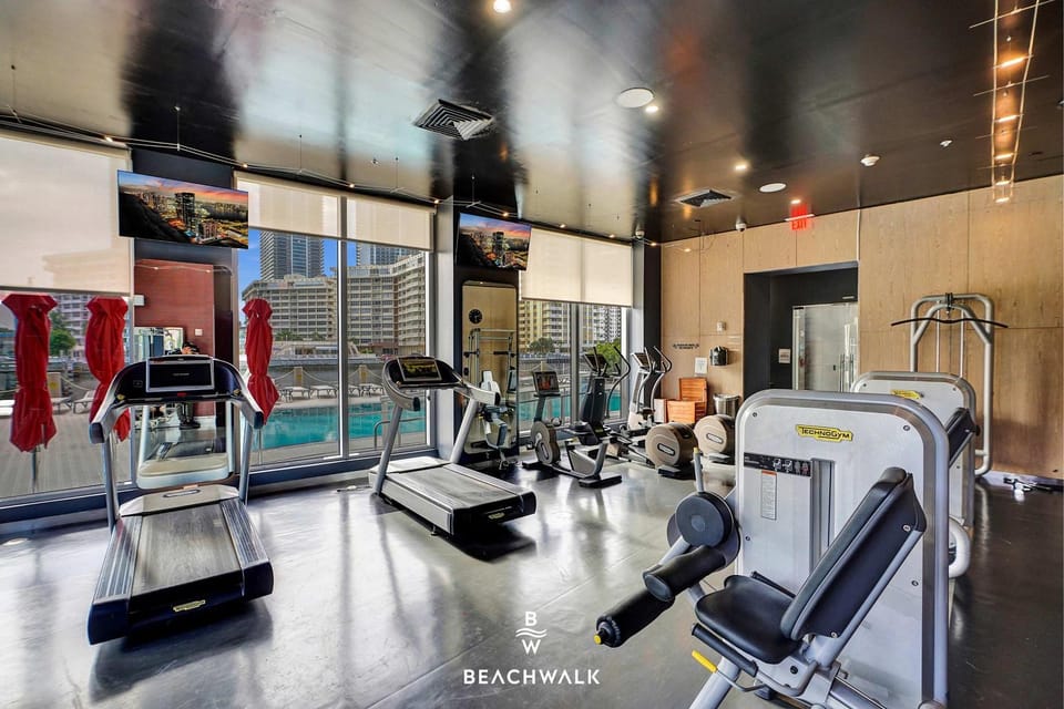 Charming 1BR - Bay View Apartment in Hallandale Beach
