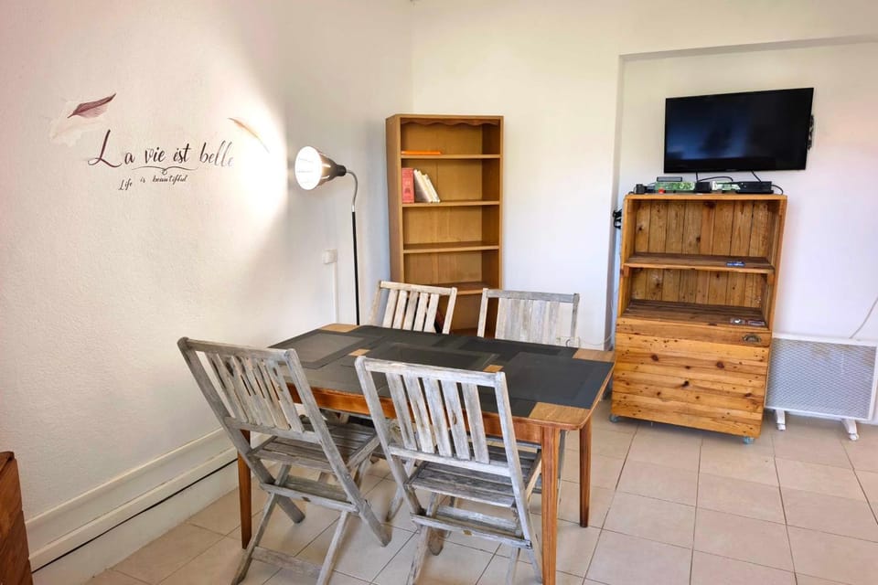 Apartment 100m from the sea with terrace Apartment in Corsica