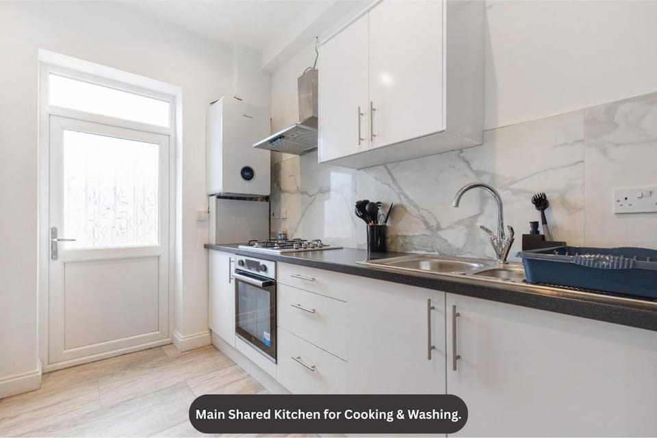 F3 Modern Studio Flat - Prime TV - Parking - Wi-Fi Apartment in Luton