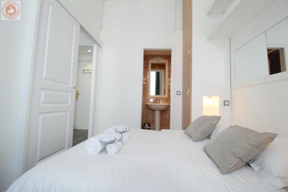 Bathroom, Bedroom