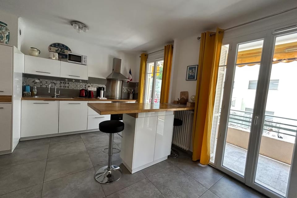 Bright Apt between Antibes & Juan-les-Pins Apartment in Antibes