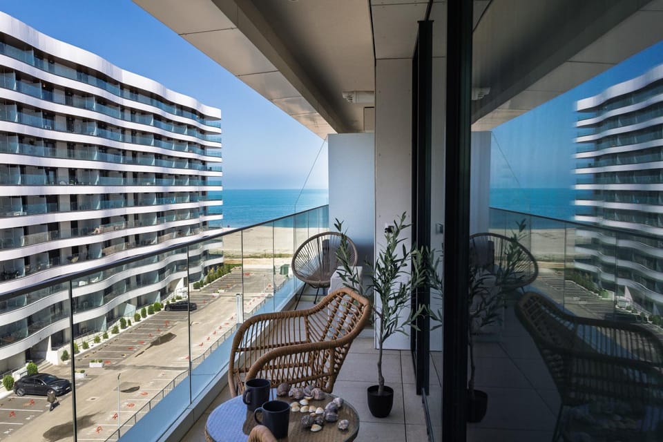 View (from property/room), Balcony/Terrace, Seating area, Sea view