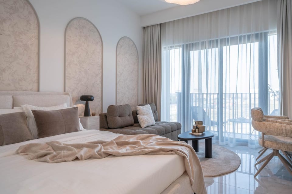 Elegant studio Beach-Style Pool & Gym Apartment in Dubai