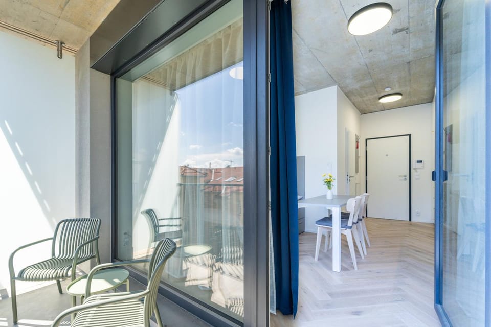 Day, View (from property/room), Balcony/Terrace, Living room