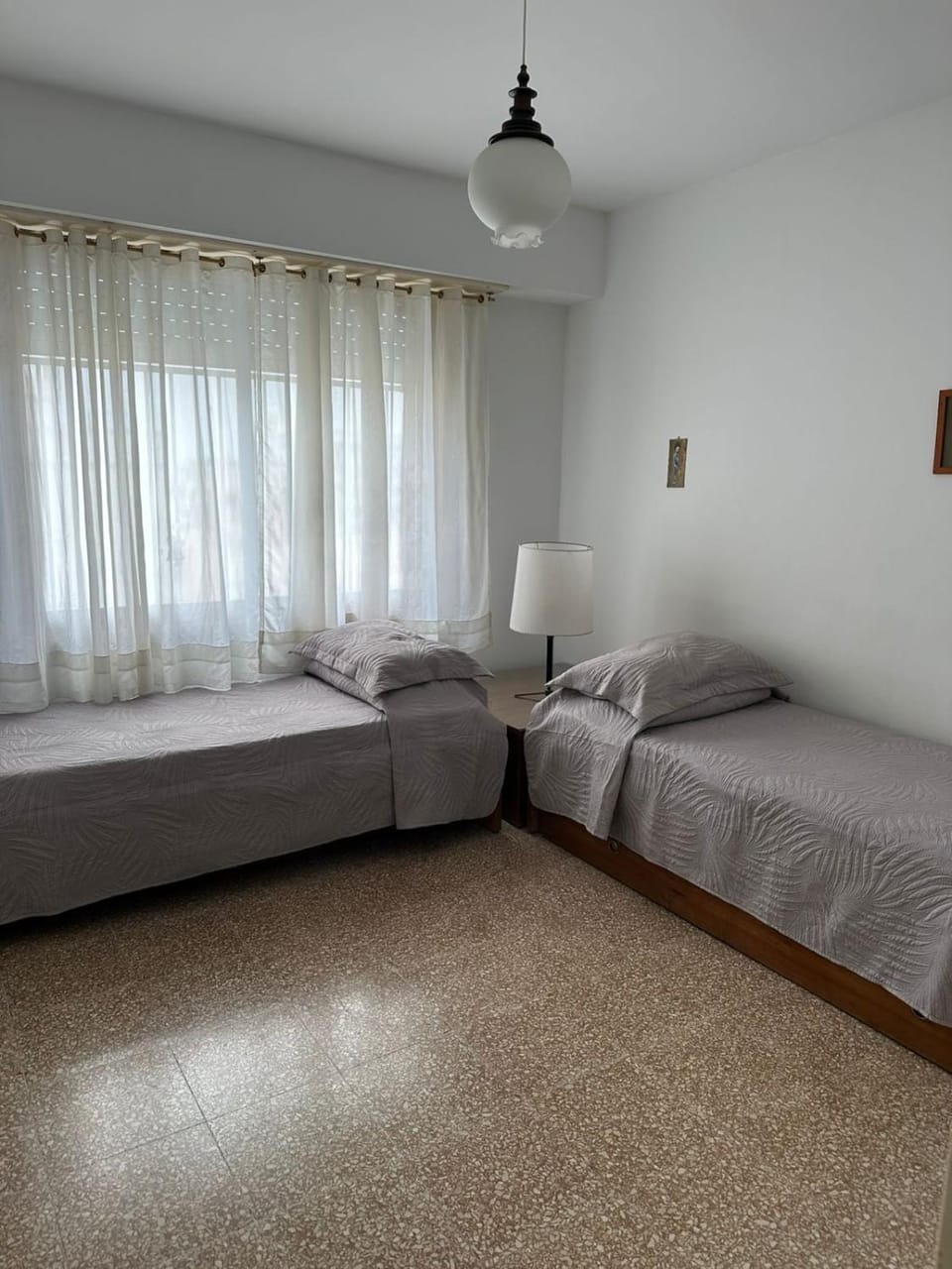 Large apartment half block from the beach Apartment in Necochea