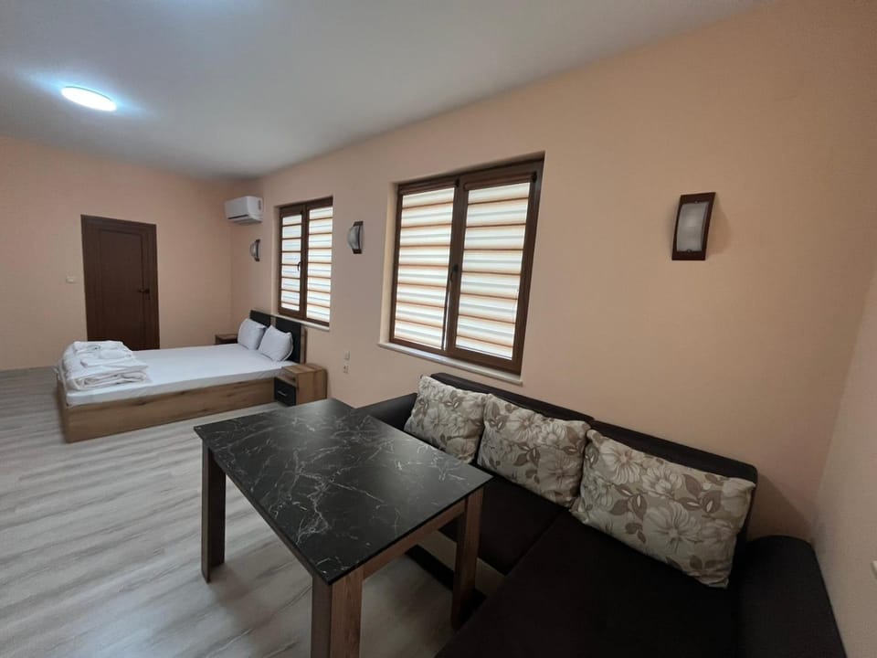 Червената къща Bed and Breakfast in Plovdiv Province
