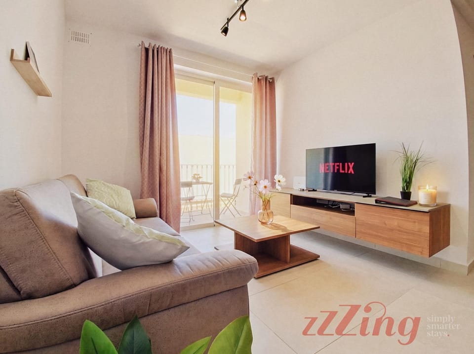 TV and multimedia, Balcony/Terrace, Living room, Seating area