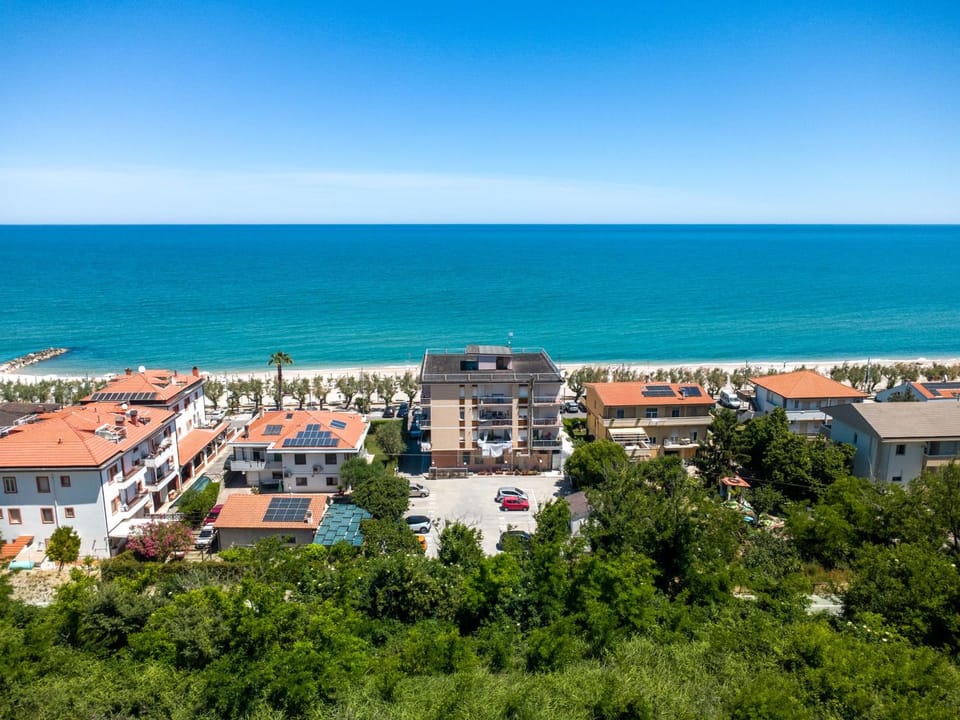 Neighbourhood, Sea view