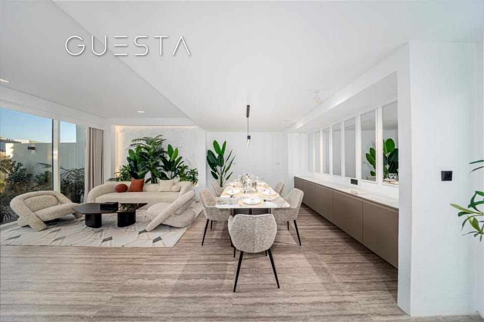 Living room, Seating area, Dining area