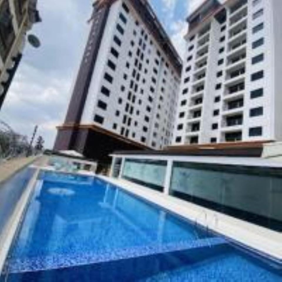 Beautiful modern retreat residencies with heated swimming pool ,fully equipped gym and amazing breathtaking city views Apartment in Nairobi County
