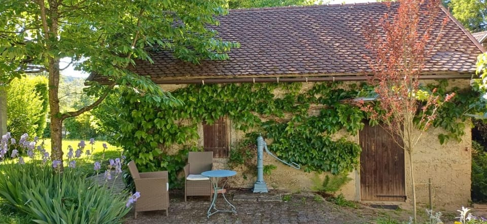 Garden, Dining area
