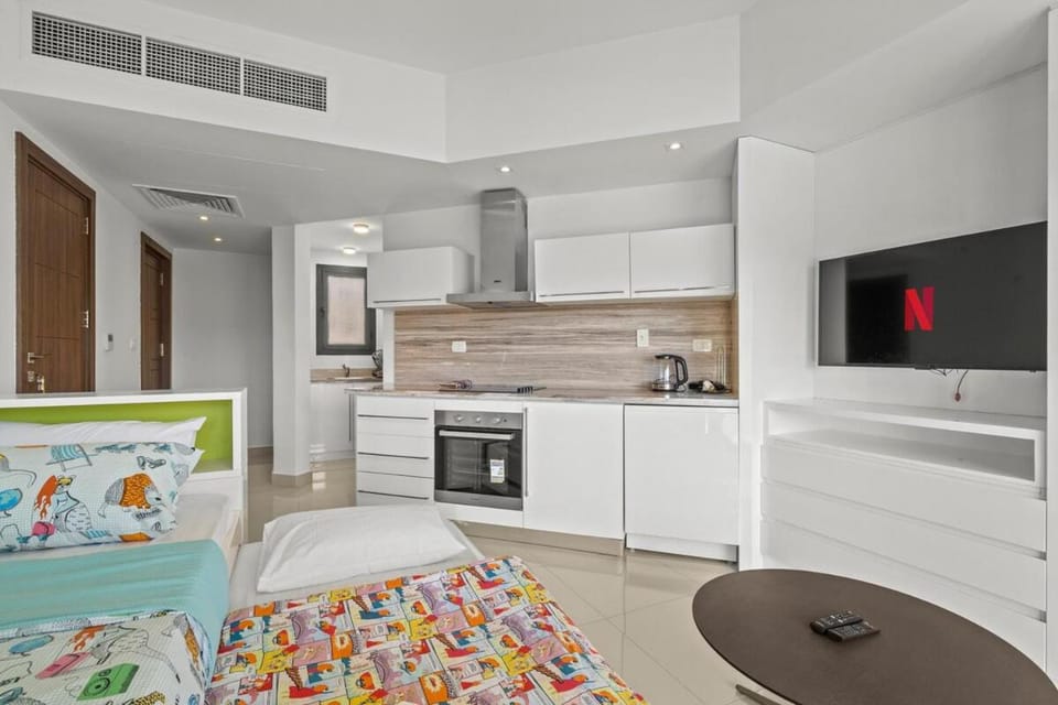 Kitchen or kitchenette, oven, stove