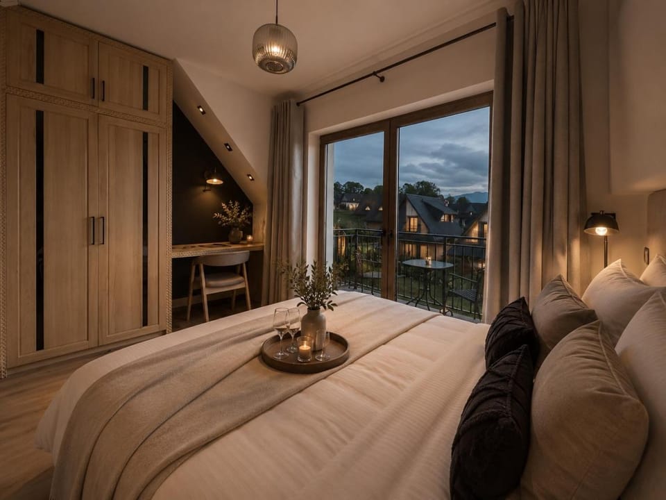 Bed, Natural landscape, Living room, Photo of the whole room, Seating area, Bedroom