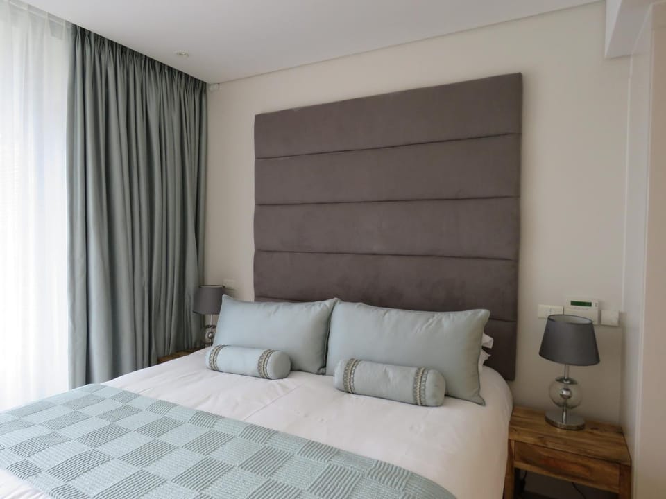 Day, Photo of the whole room
