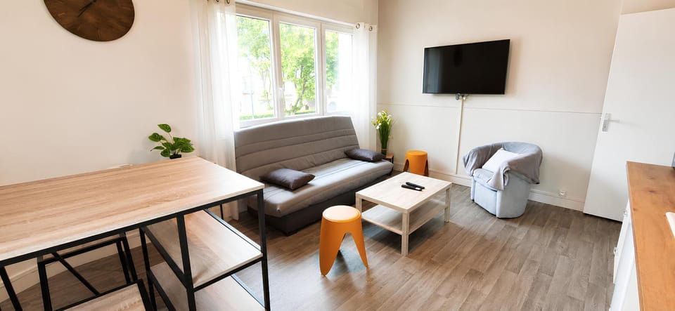 Bed, TV and multimedia, Living room, kitchen