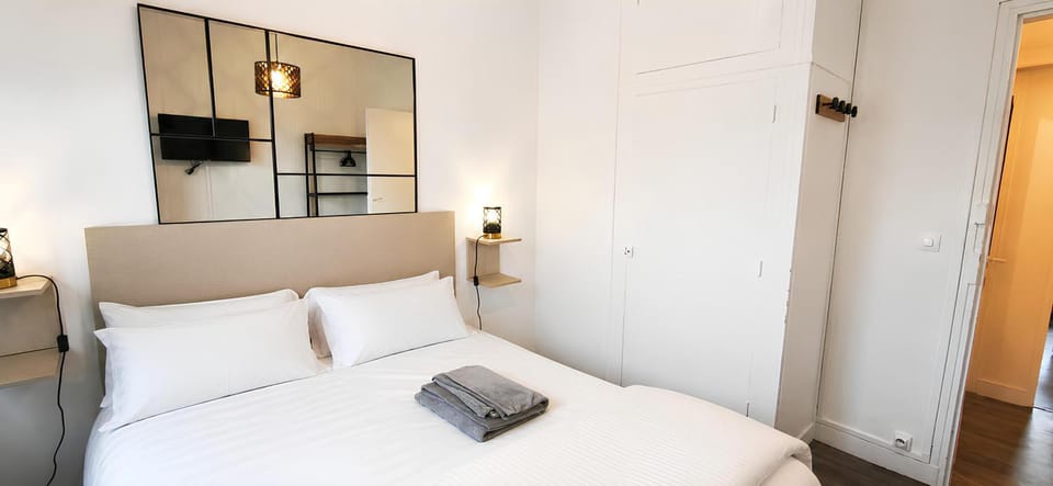 Bed, TV and multimedia, Bedroom, concierge