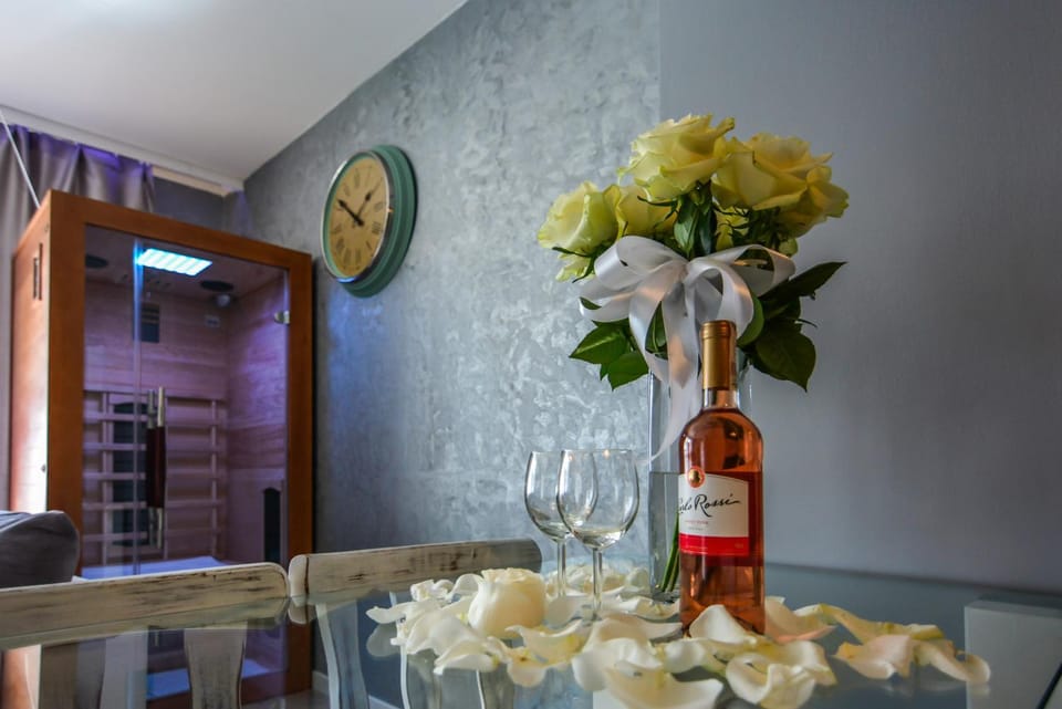 Decorative detail, Dining area