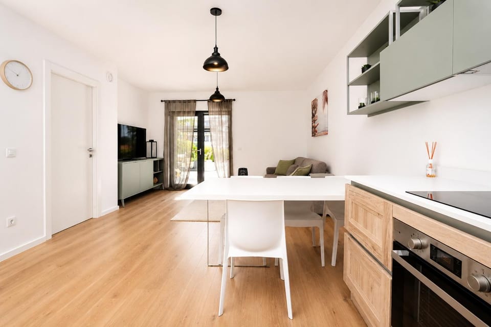 TV and multimedia, Living room, Dining area, kitchen