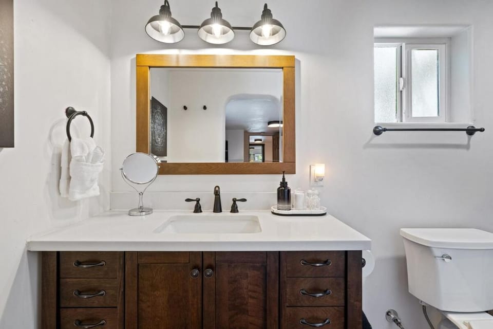 Historic Adobe Retreat near the Plaza with Hot Tub House in Santa Fe