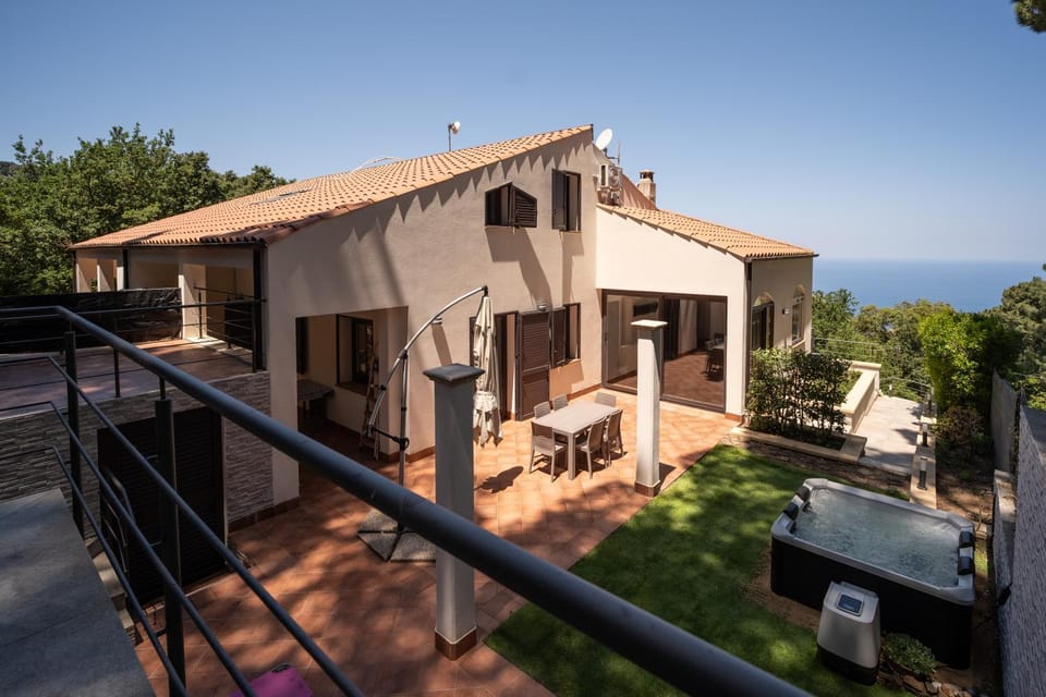 Property building, Patio, Natural landscape, View (from property/room), Balcony/Terrace, Sea view