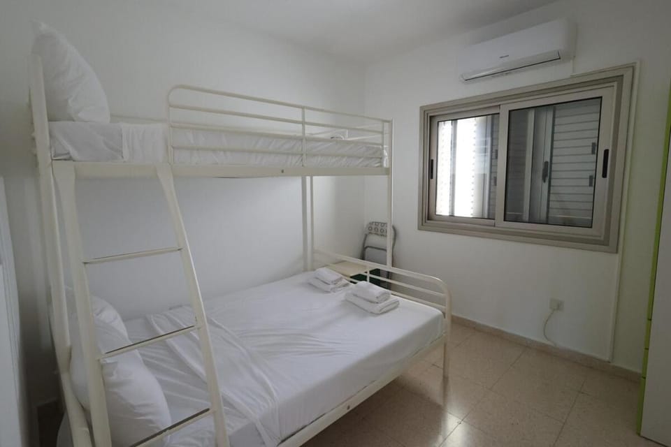Bed, Bedroom, bunk bed