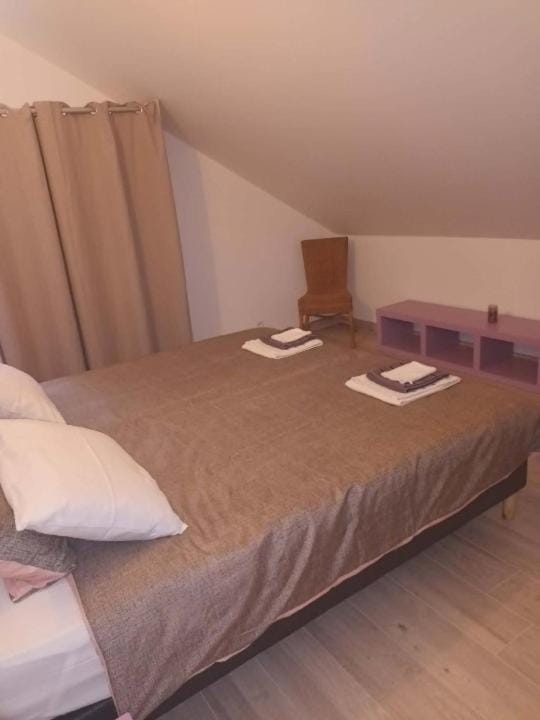 Gîte aux 3 Cep House in Bourgogne-Franche-Comté