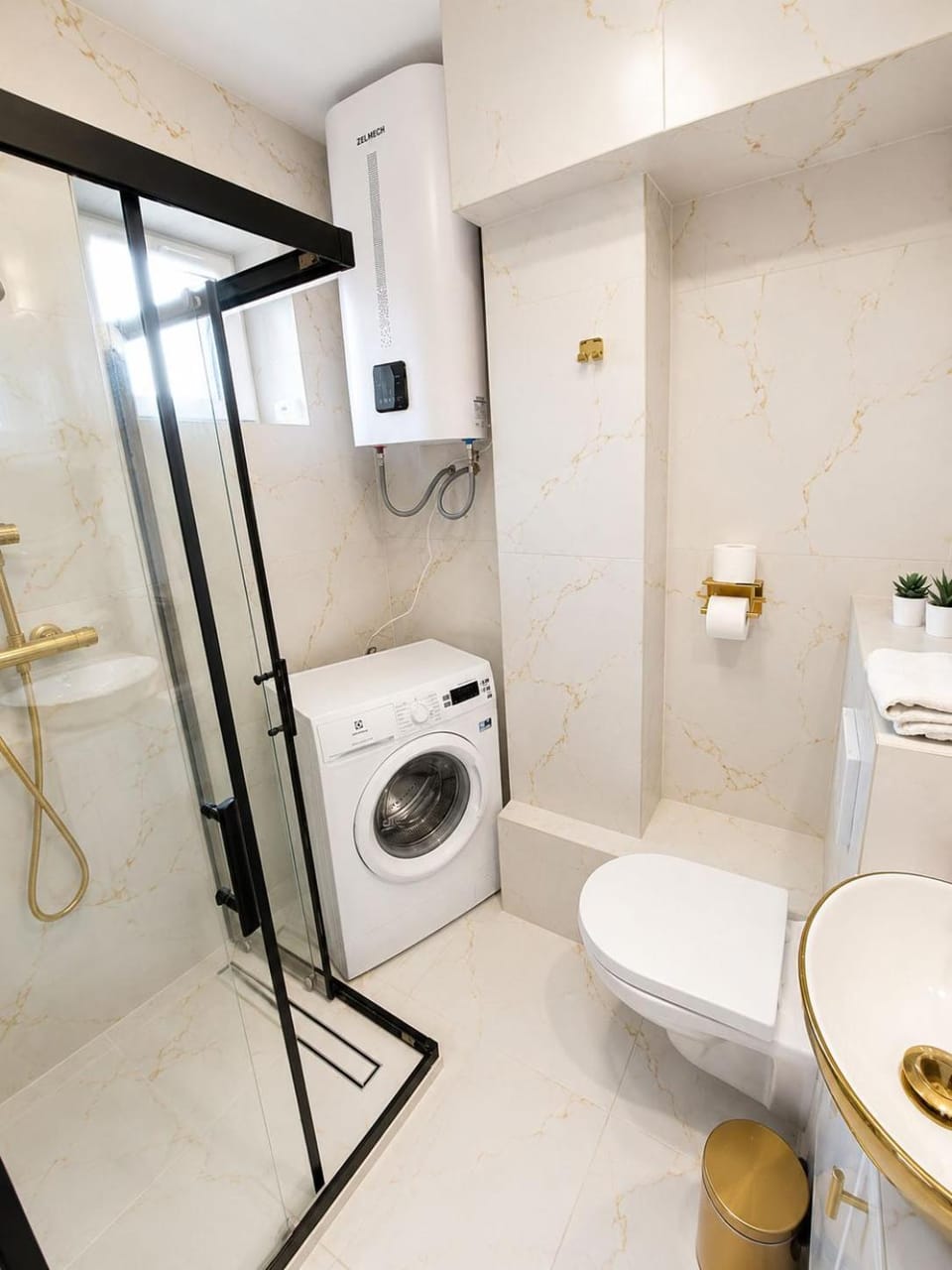 Bathroom, washing machine