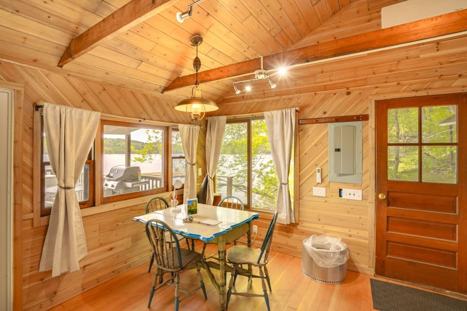 Waterfront Berkshires Studio w/ Dock on Goose Pond Apartment in Lee