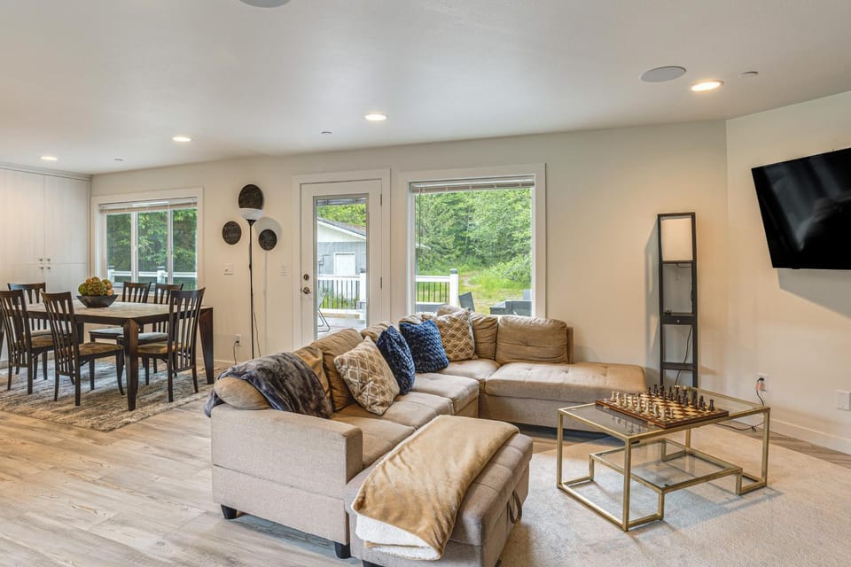 Day Trip to Lumen Field! Group Getaway in Puyallup House in Puyallup