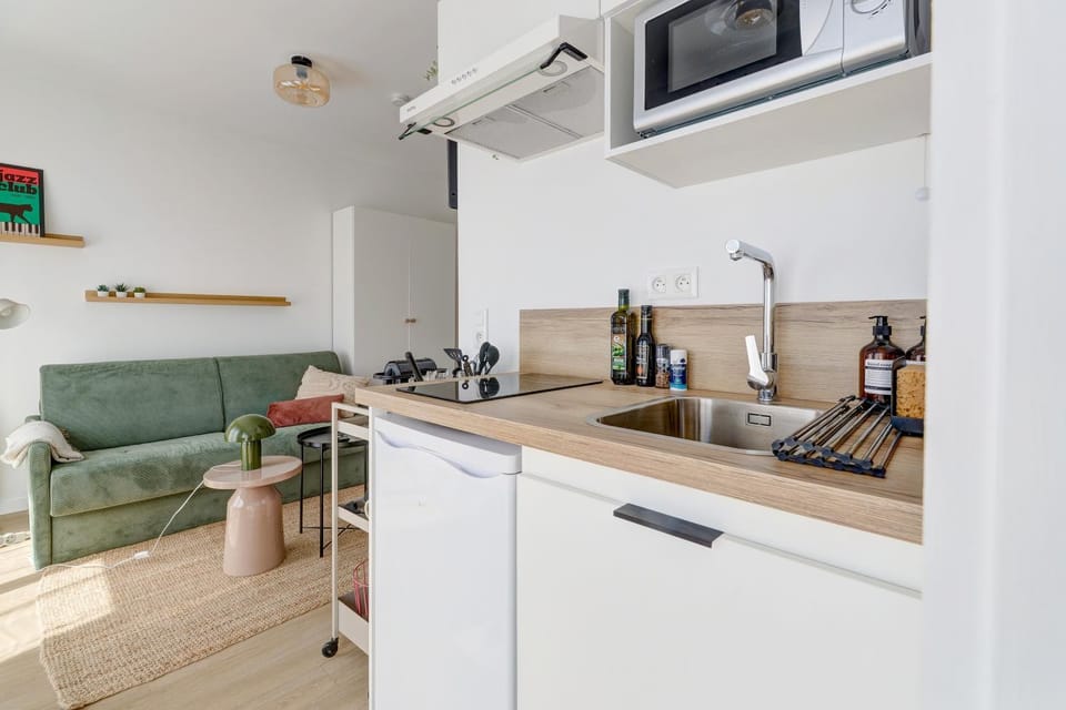 Kitchen or kitchenette