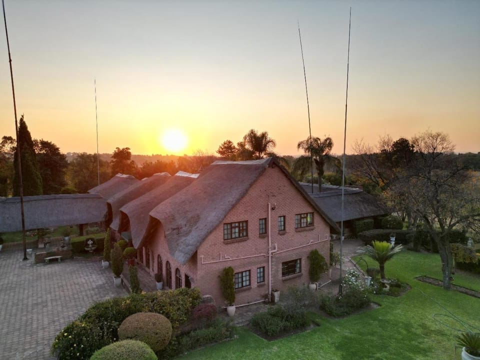 Property building, Natural landscape, Garden, Garden view, Sunset