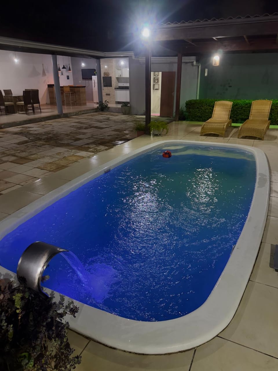 Swimming pool