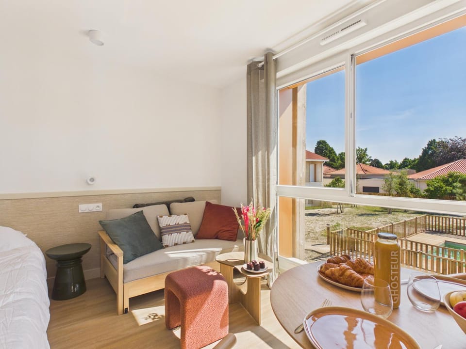 Communal lounge/ TV room, Living room
