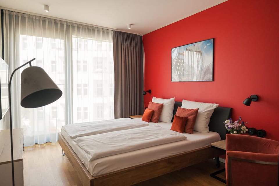 Bed, TV and multimedia, Bedroom