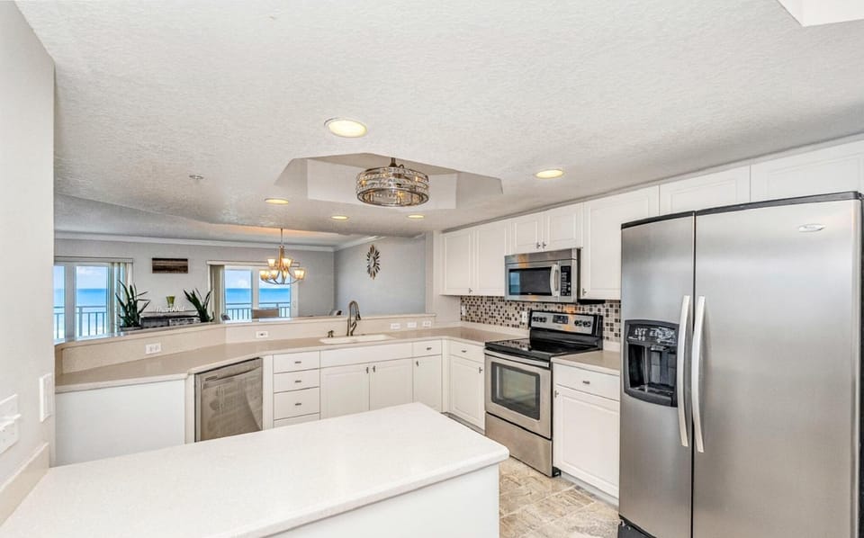 Three Bedroom Oceanfront Residence with Wraparound Apartment in Indian Harbour Beach
