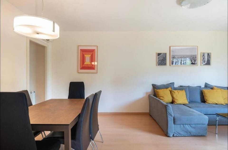 City Centre Eixample with parking Apartment in Barcelona