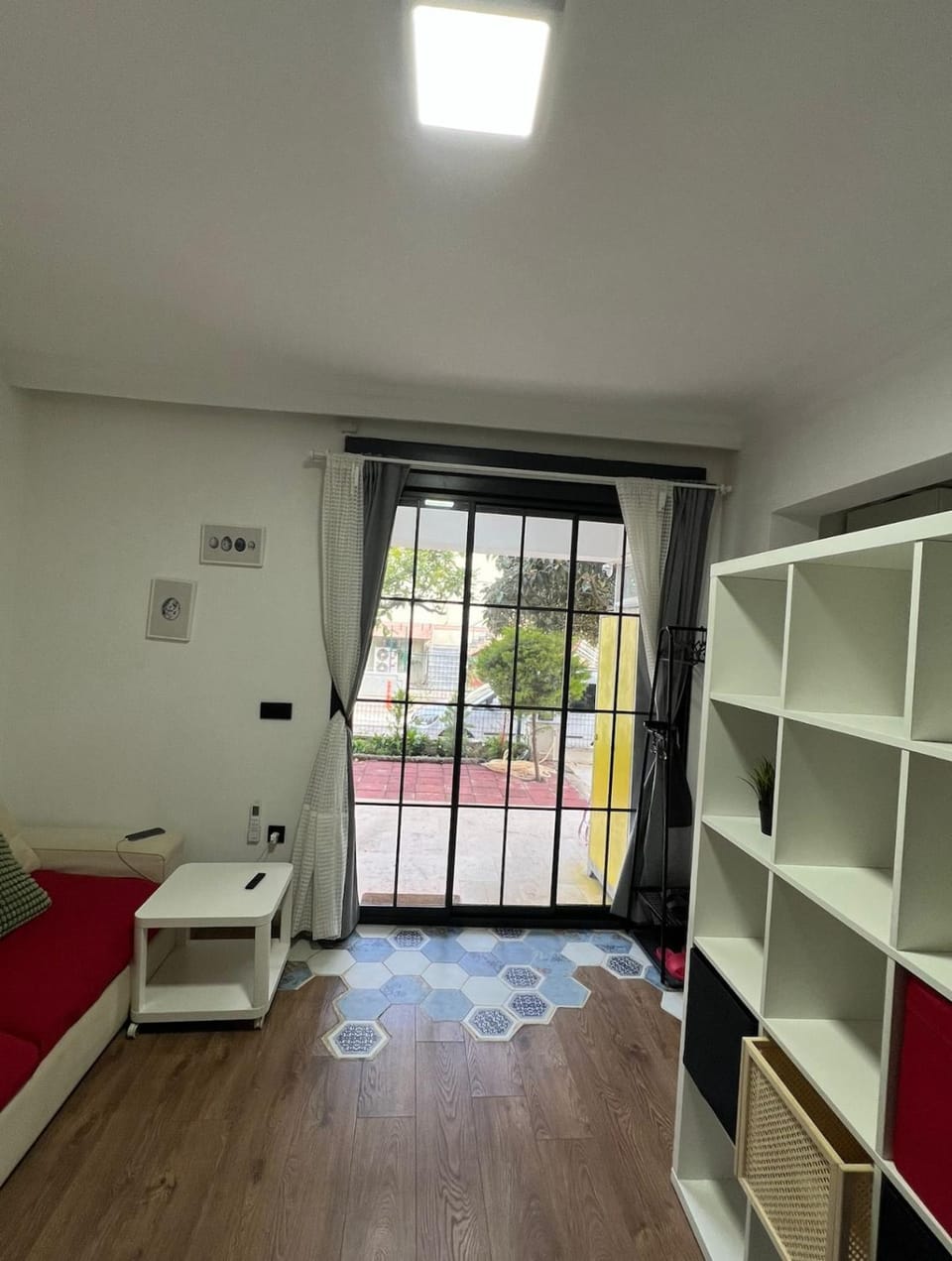Cute Ikea house with a garden close to the beach fast internet Apartment in Antalya